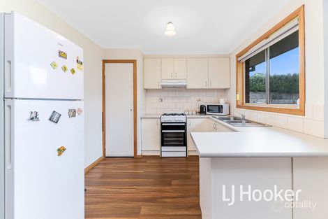 Property photo of 6 Capri Court Pakenham VIC 3810
