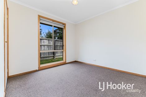 Property photo of 6 Capri Court Pakenham VIC 3810