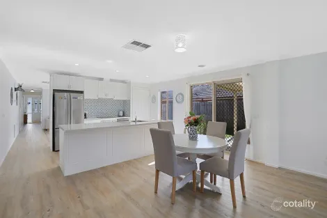 Property photo of 6 Clifford Drive Drouin VIC 3818