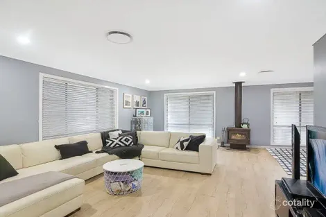 Property photo of 18 Books Crescent McGraths Hill NSW 2756