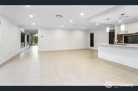 Property photo of 10 Suffolk Place Pallara QLD 4110