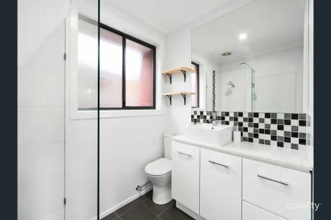 Property photo of 4 Flinders Crescent Wyndham Vale VIC 3024