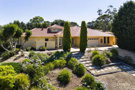 1060 Valley Dr, Wallan, VIC 3756