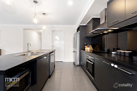 Property photo of 25 Grassbird Drive Point Cook VIC 3030