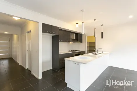 Property photo of 5 Roosevelt Way Point Cook VIC 3030