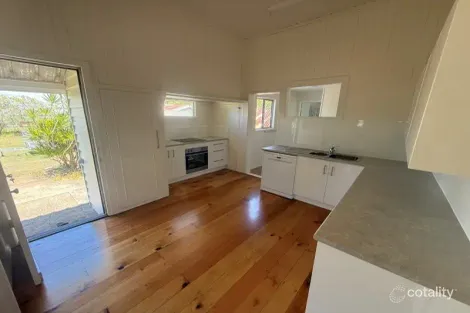 Property photo of 10 Harbour Esplanade Burnett Heads QLD 4670