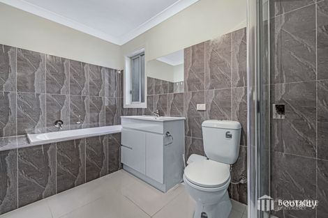 Property photo of 23 Hunt Way Pakenham VIC 3810