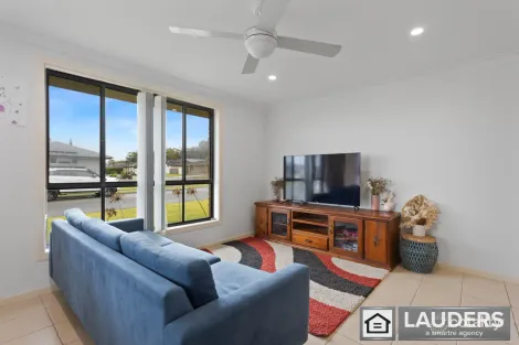 Property photo of 17 Flagtail Avenue Old Bar NSW 2430