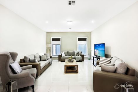 Property photo of 5 Hayfield Road Roxburgh Park VIC 3064