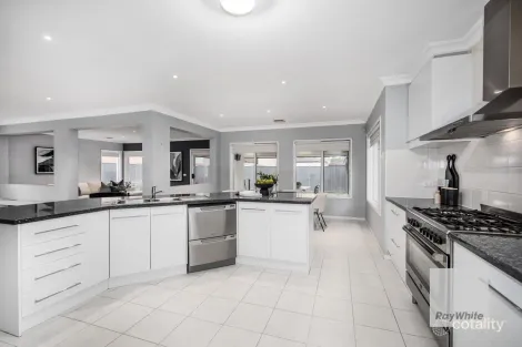 Property photo of 98 Taylors Hill Boulevard Taylors Hill VIC 3037