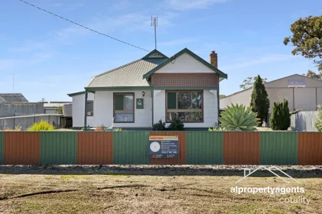 16 Franklin St, Warracknabeal, VIC 3393
