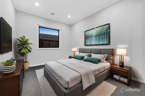 Property photo of 13 Carcoola Rise Clyde North VIC 3978