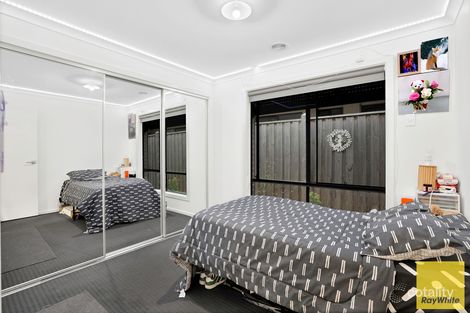 Property photo of 5 Yellowstone Road Tarneit VIC 3029