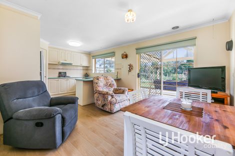 Property photo of 40 Osborn Grove Pakenham VIC 3810