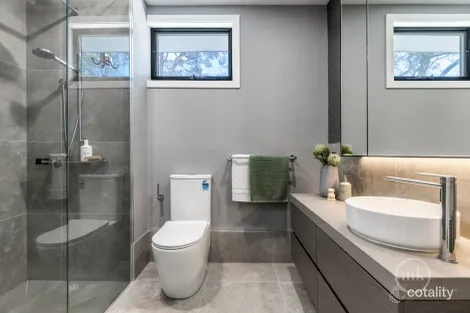 Property photo of 11/202 Mountain View Road Briar Hill VIC 3088