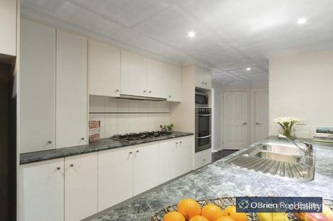 Property photo of 28 Sandalwood Drive Narre Warren VIC 3805