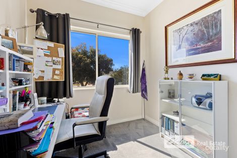 Property photo of 6 Mackenzie Place Australind WA 6233