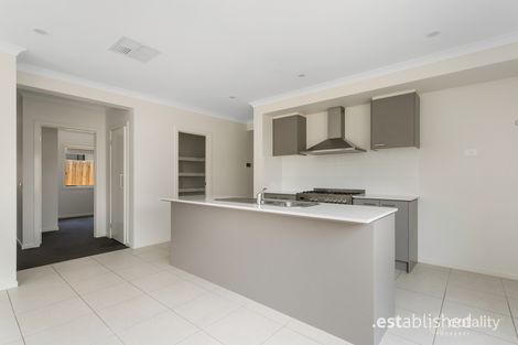 Property photo of 30 Wolin Drive Tarneit VIC 3029