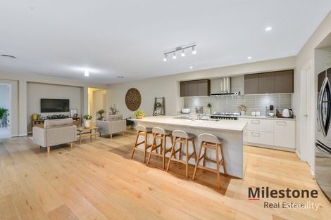 Property photo of 5 Azolla Place Clyde North VIC 3978