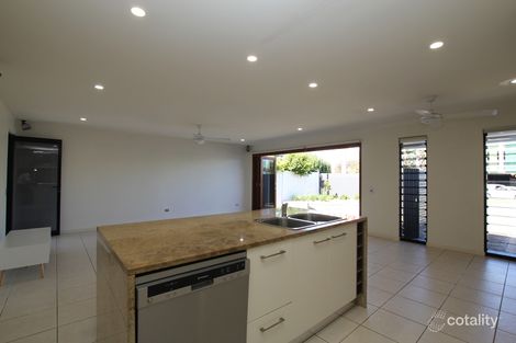 Property photo of 2/124 Point Cartwright Drive Buddina QLD 4575