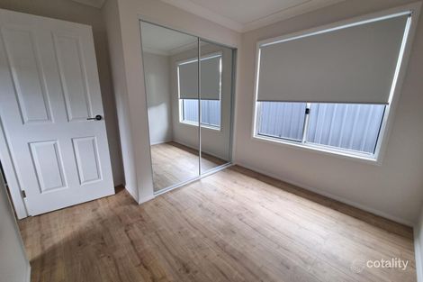 Property photo of 28 Tasman Avenue Lethbridge Park NSW 2770