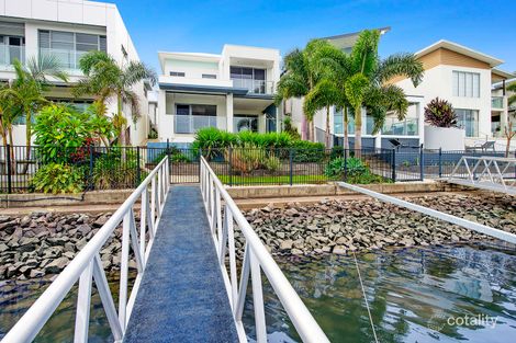 Property photo of 35 Harbourvue Court Helensvale QLD 4212