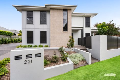 1/221 Mackenzie St, Centenary Heights, QLD 4350