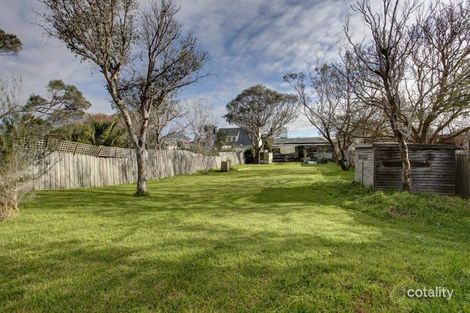 Property photo of 18 Beach Grove Seaford VIC 3198