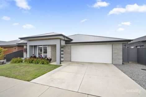 70 Grainger Pde, Lucas, VIC 3350