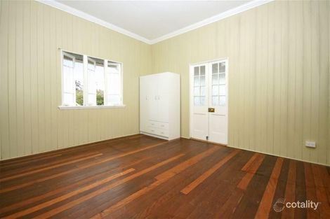 Property photo of 54 William Parade Fairfield QLD 4103