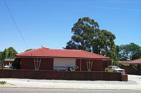 61 Lowanna Way, Armadale, WA 6112