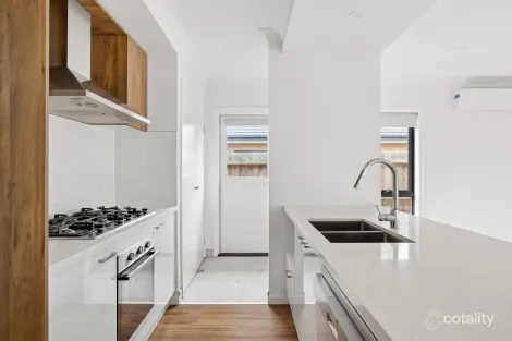 Property photo of 5 Jammon Close Hampton Park VIC 3976