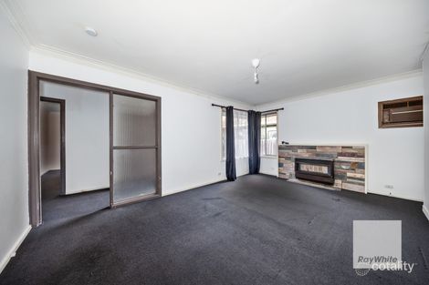 39 HUDDERSFIELD RD, DEER PARK, VIC 3023