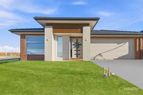 32 PAPAYA WAY, CLYDE, VIC 3978