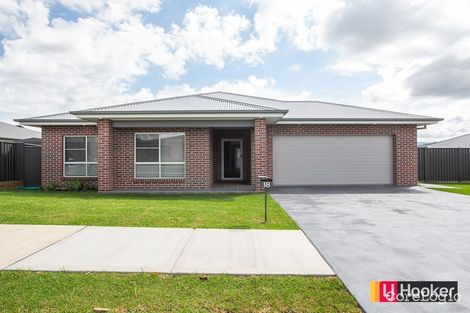 Property photo of 18 Grand Meadows Drive North Tamworth NSW 2340