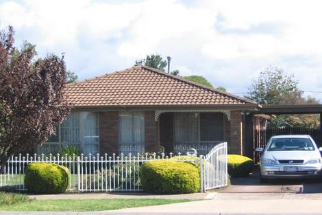 4 Mildenhall Ct, Altona Meadows, VIC 3028