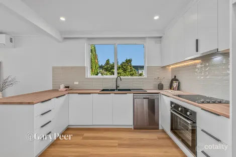 Property photo of 4/13-15 Toolambool Road Carnegie VIC 3163