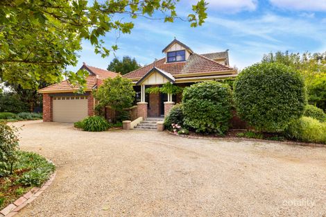 9 Slattery Cres, Gisborne, VIC 3437