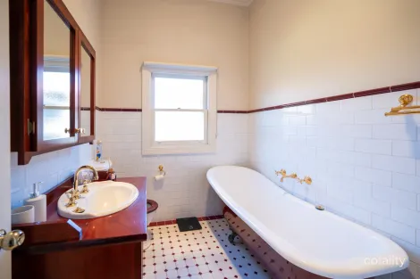 Property photo of 4 Davies Street Moonee Ponds VIC 3039