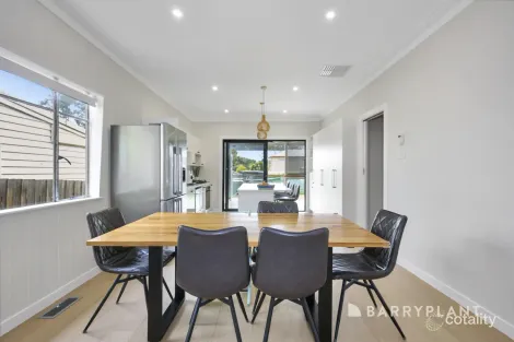 Property photo of 2 Diana Street Croydon VIC 3136