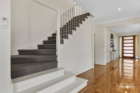 Property photo of 10 Home Road Point Cook VIC 3030