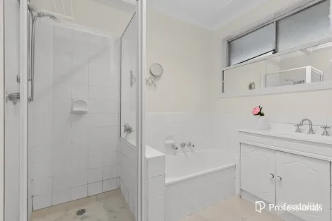 Property photo of 10 Laurus Court Dandenong North VIC 3175
