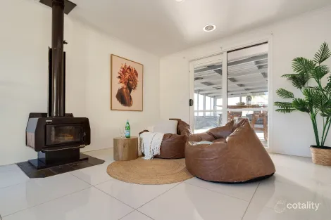 Property photo of 5 Renwick Close Craigieburn VIC 3064