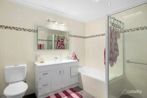 Property photo of 37 Waree Drive Hillvue NSW 2340