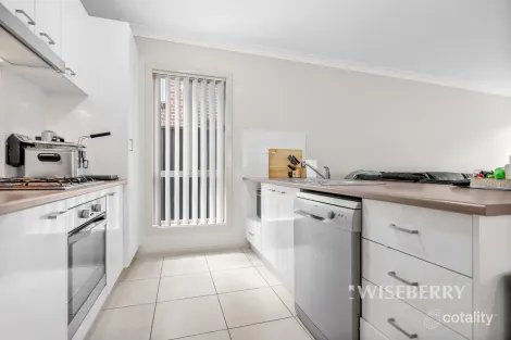 Property photo of 22 Satinash Drive Hamlyn Terrace NSW 2259