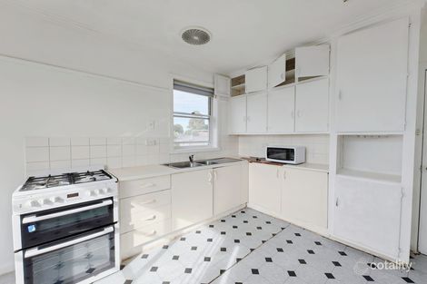 Property photo of 28 Curtin Crescent Dandenong North VIC 3175