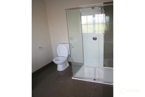 Property photo of 4/7 Toolondo Close Caroline Springs VIC 3023