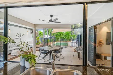 Property photo of 28 Regent Avenue Redlynch QLD 4870