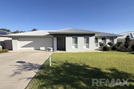 11 Yenda Ave, Gobbagombalin, NSW 2650