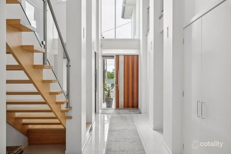 Property photo of 5 Fernery Grove Newtown VIC 3220